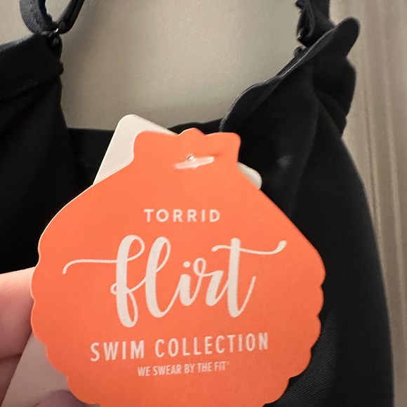 NWT Torrid Scalloped Edge Swim Top - Picture 6 of 14